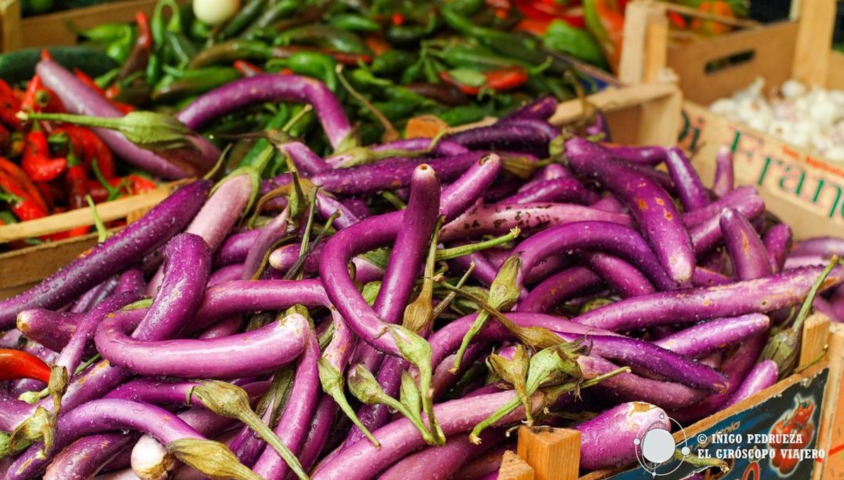 Marché de Ballarò avec des étranges aubergines. ©Iñigo Pedrueza.