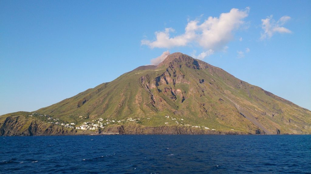 Île et volcan de Stromboli Iles Eoliennes Guide de voyages Sicile