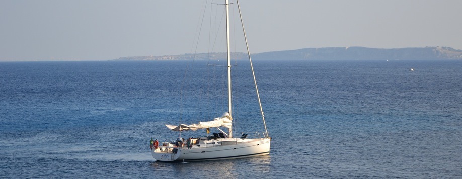 Cap vers les îles Egades. Croisières en voilier avec skipper.