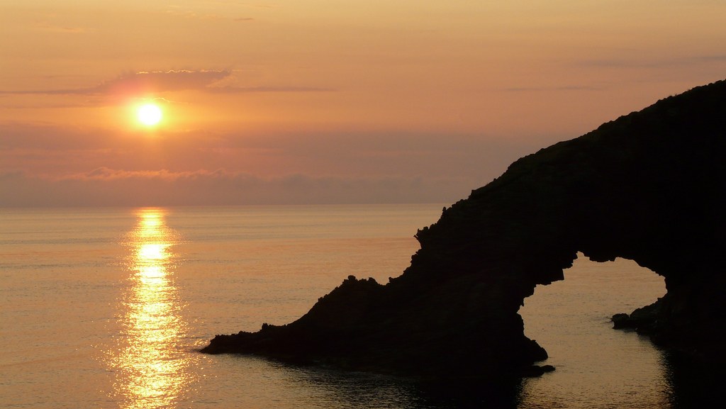 L'Arc de l'Eléphant, symbole de Pantelleria.